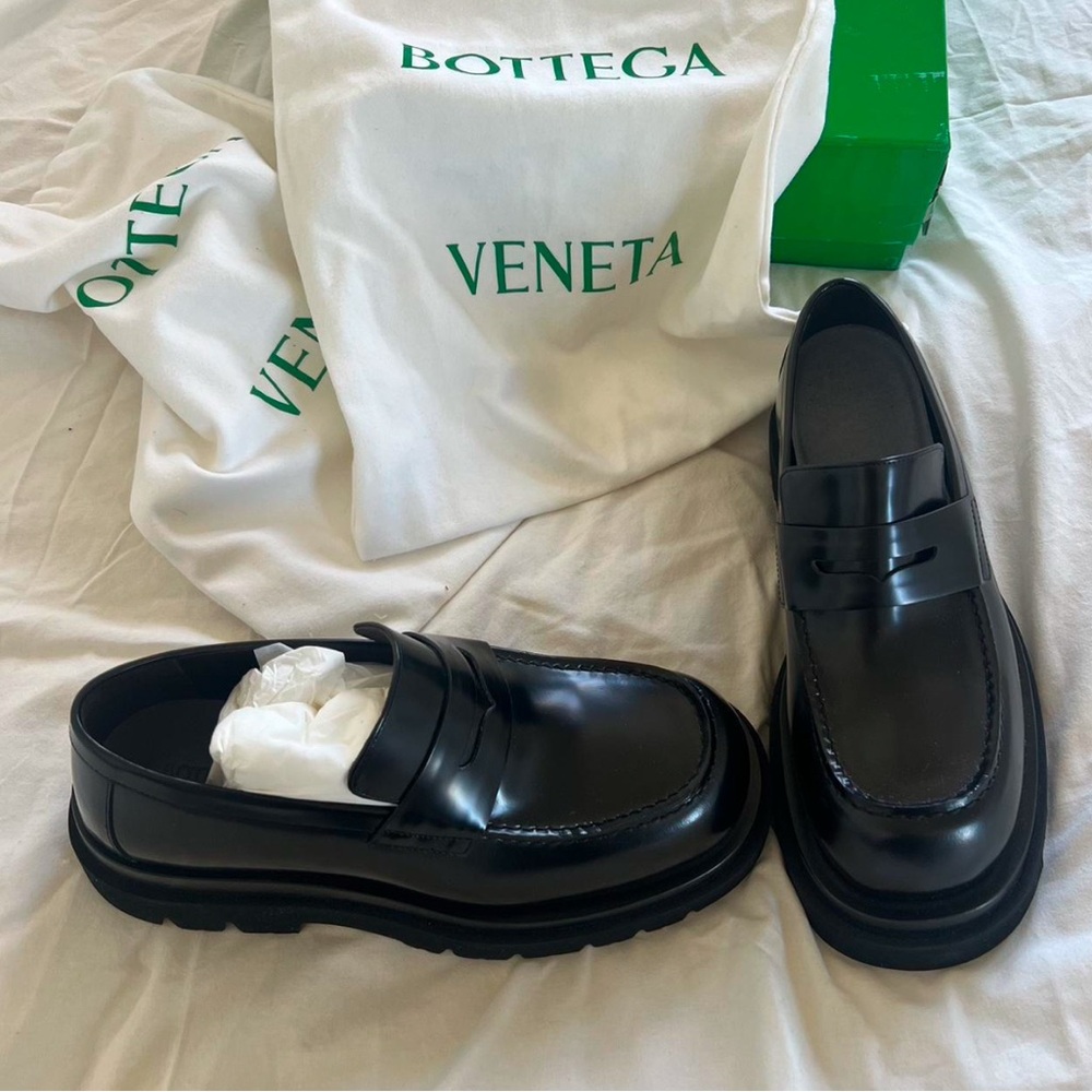Bottega Veneta IT 40 black platform leather penny loafer